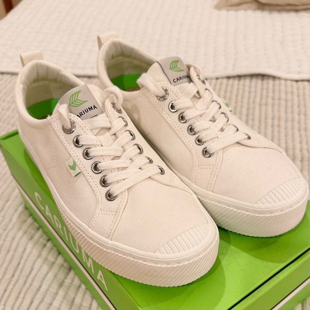 Carium OCA Low Off-White Canvas Shoes - Woman’s US Size 10